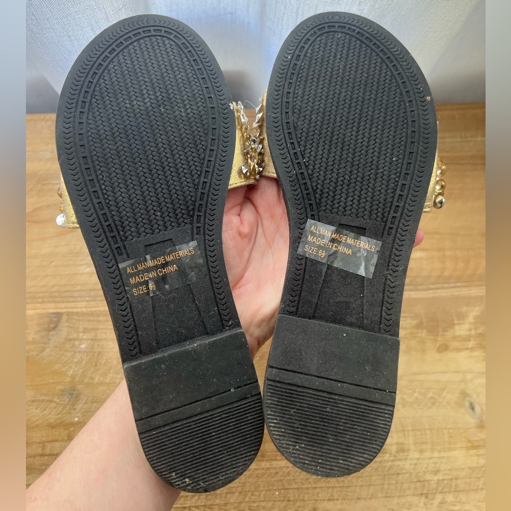 Wild Diva Lounge Sparkly Band Slip on Slide Sandal in Gold Size 6.5 - Picture 5 of 8